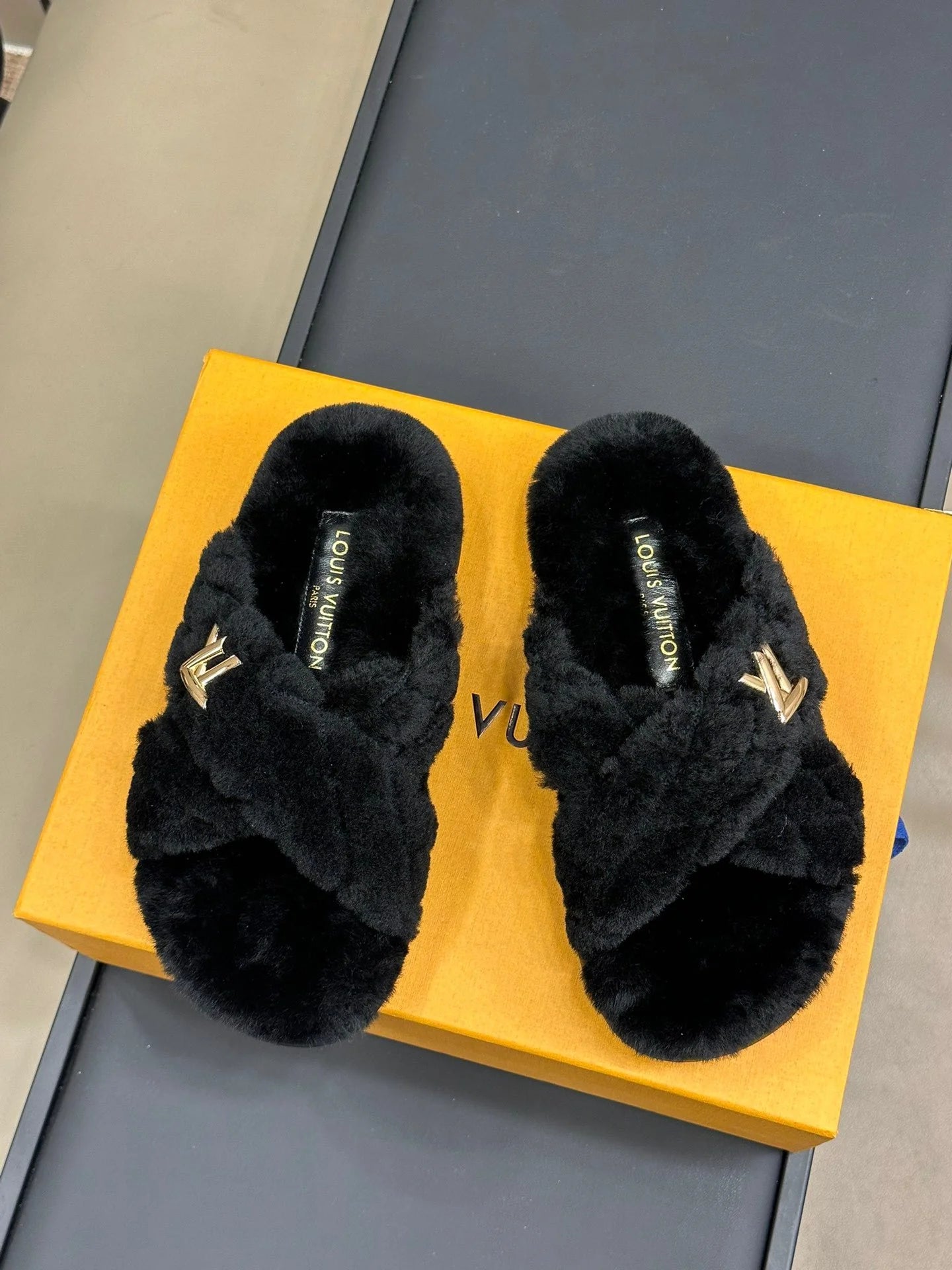 LV SANDAL