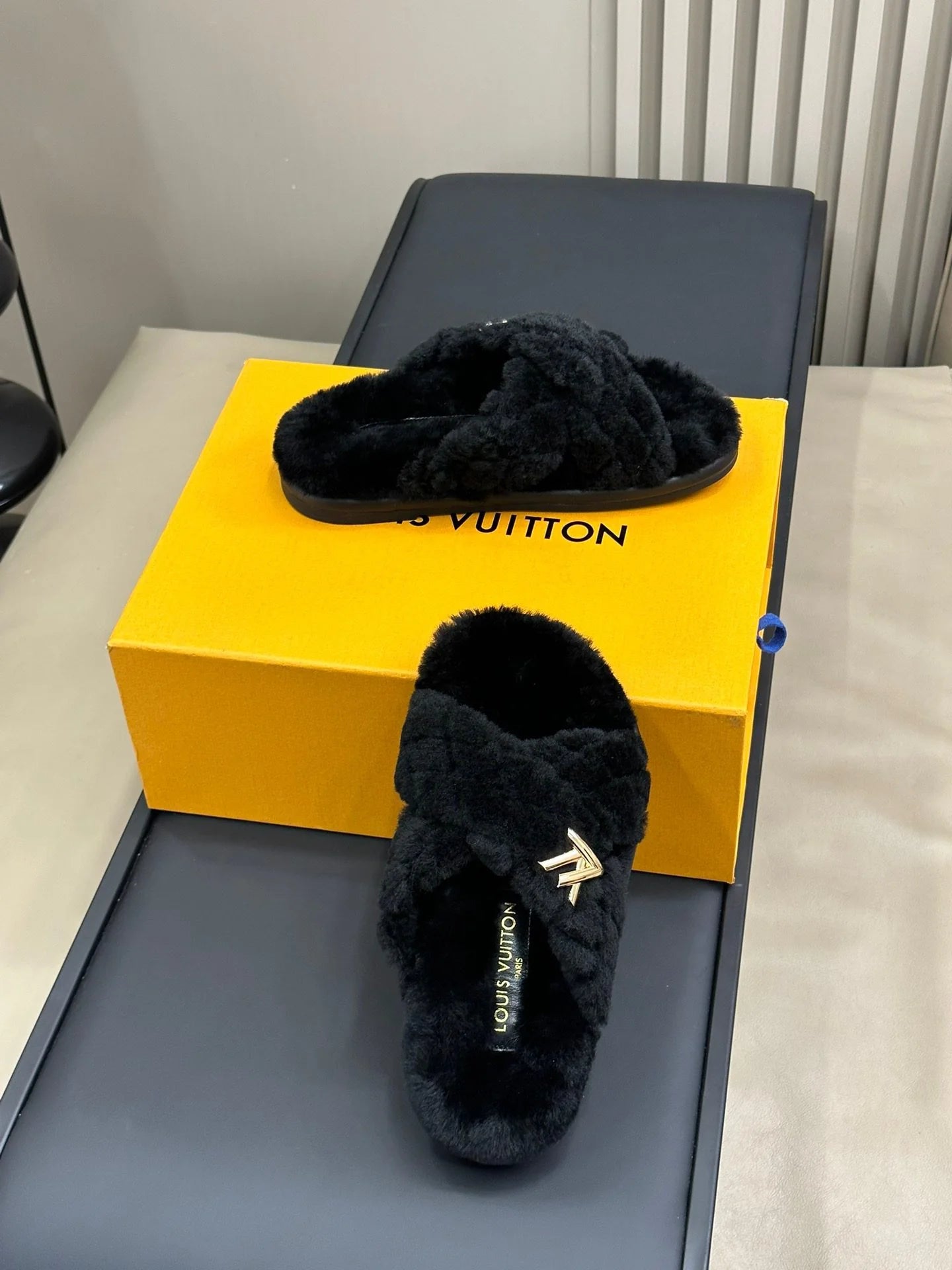 LV SANDAL