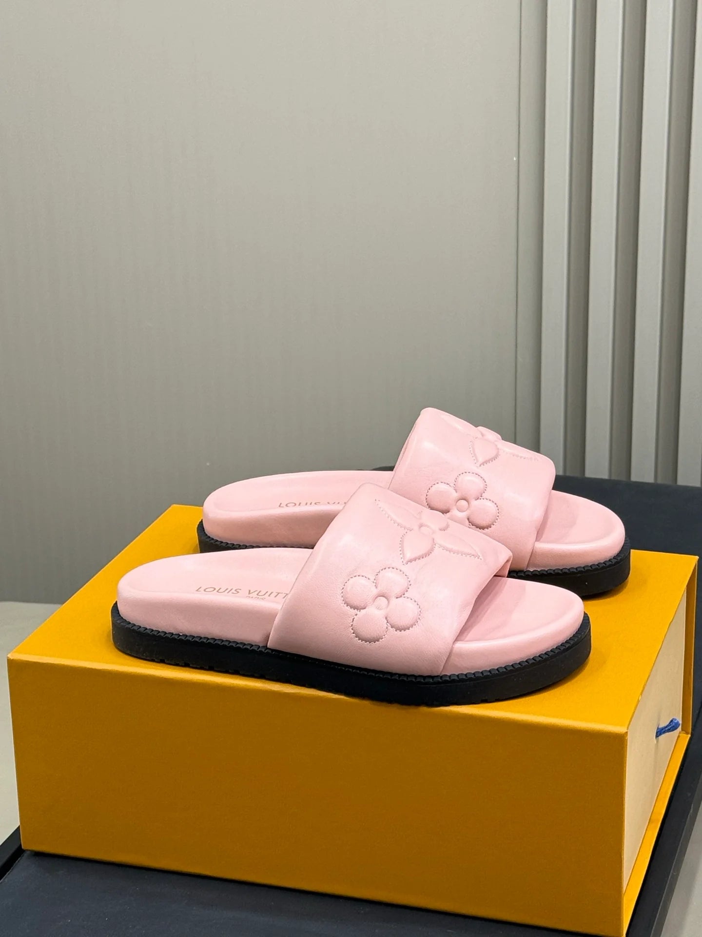 LV SANDAL
