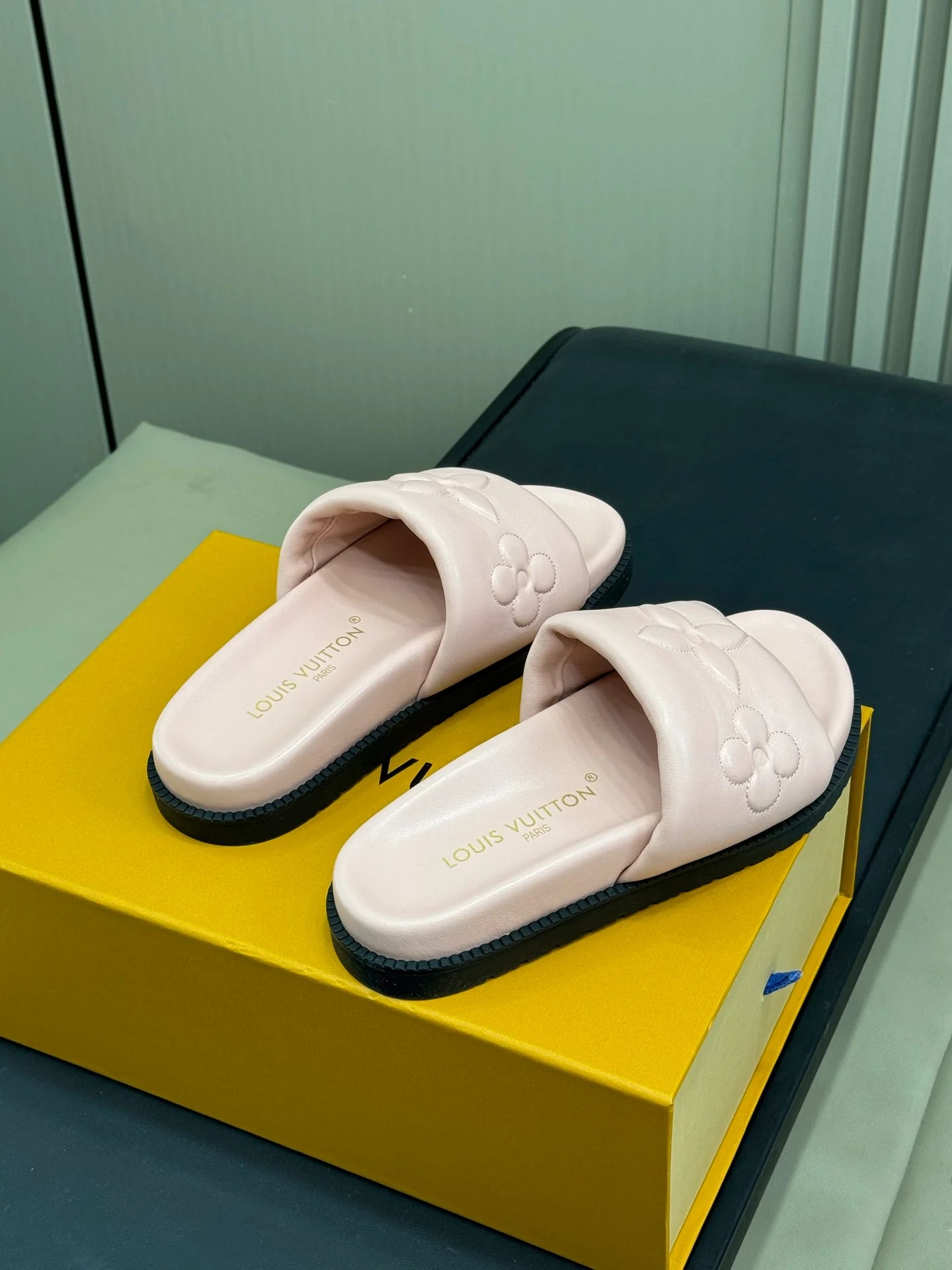 LV SANDAL