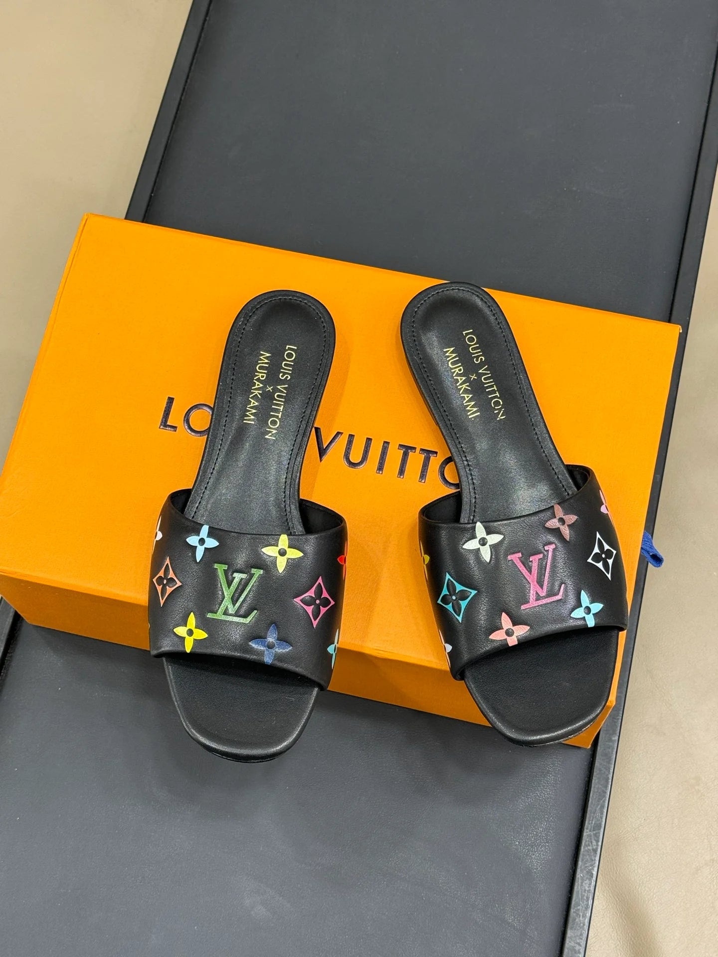 LV SANDAL