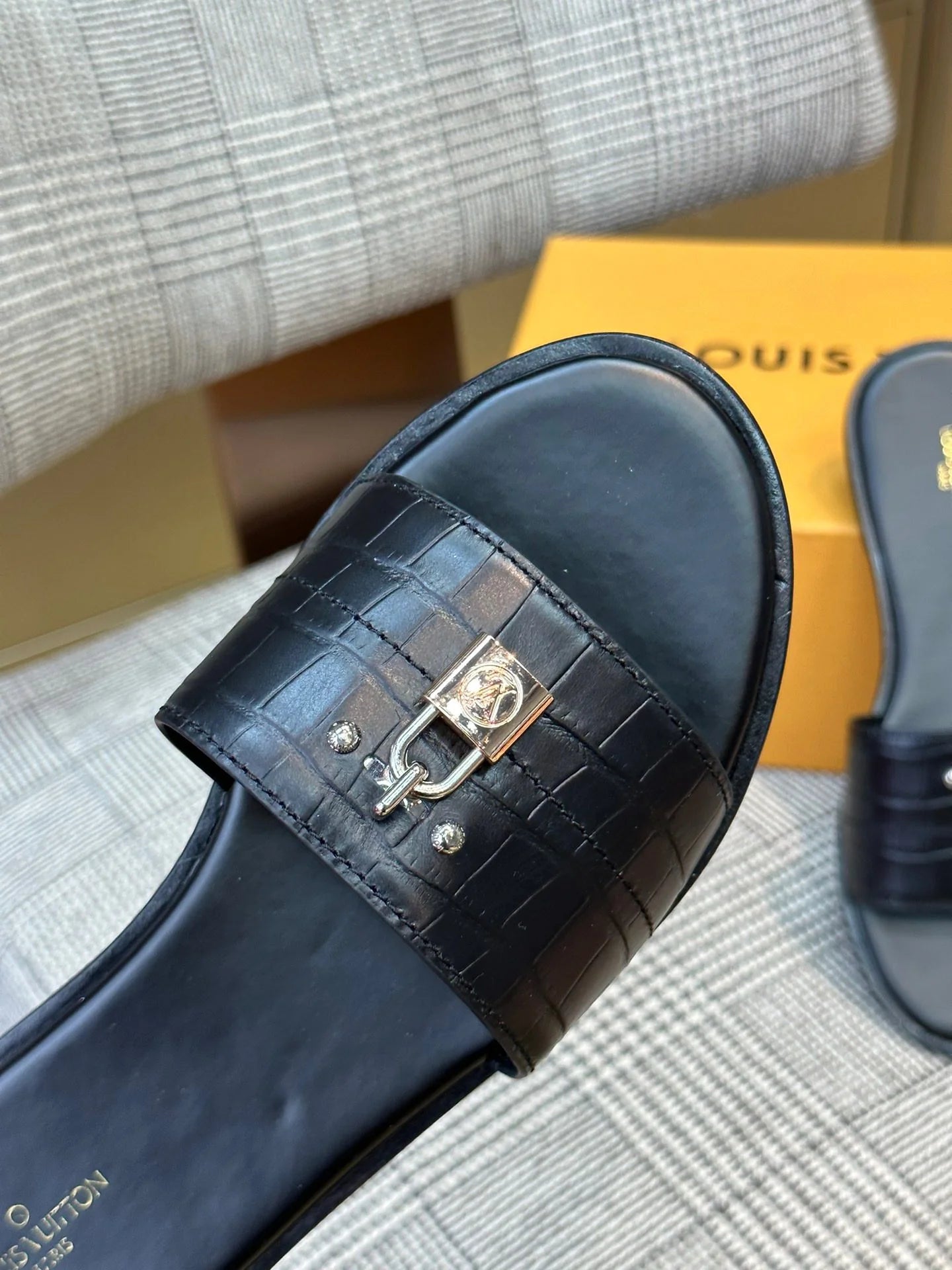 LV SANDAL