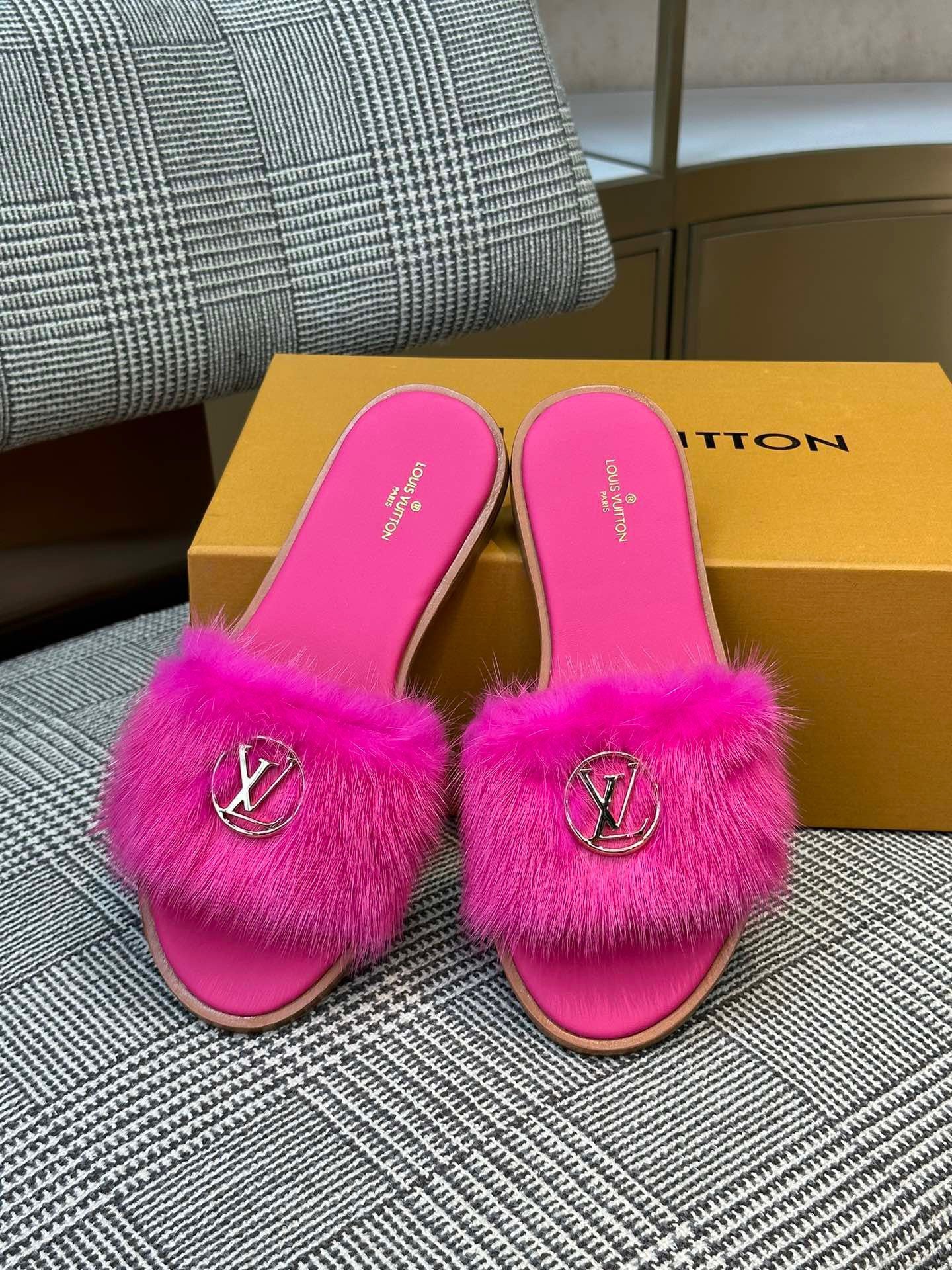 LV SANDAL