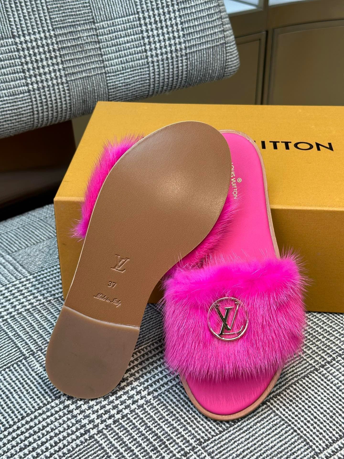 LV SANDAL