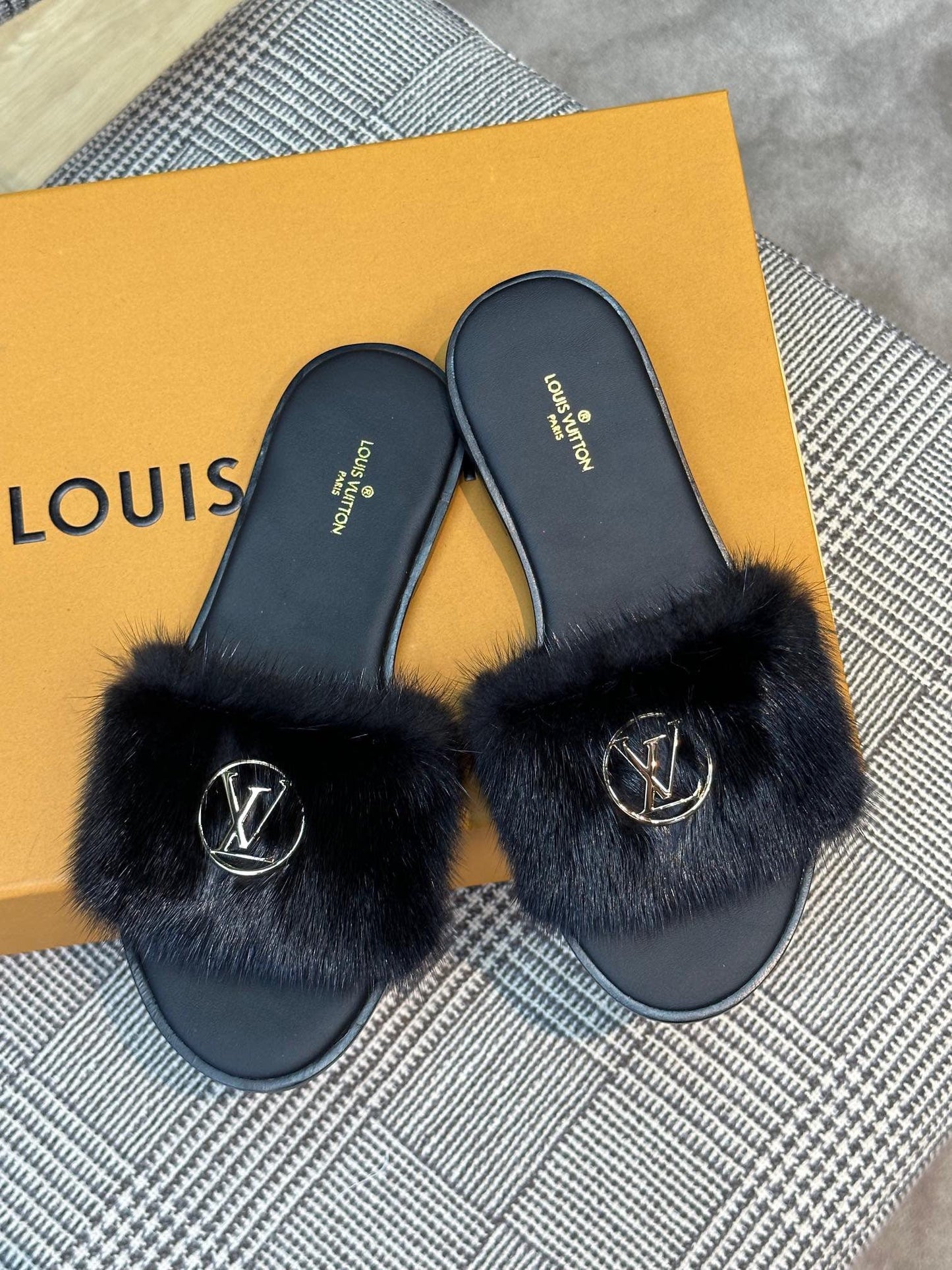 LV SANDAL