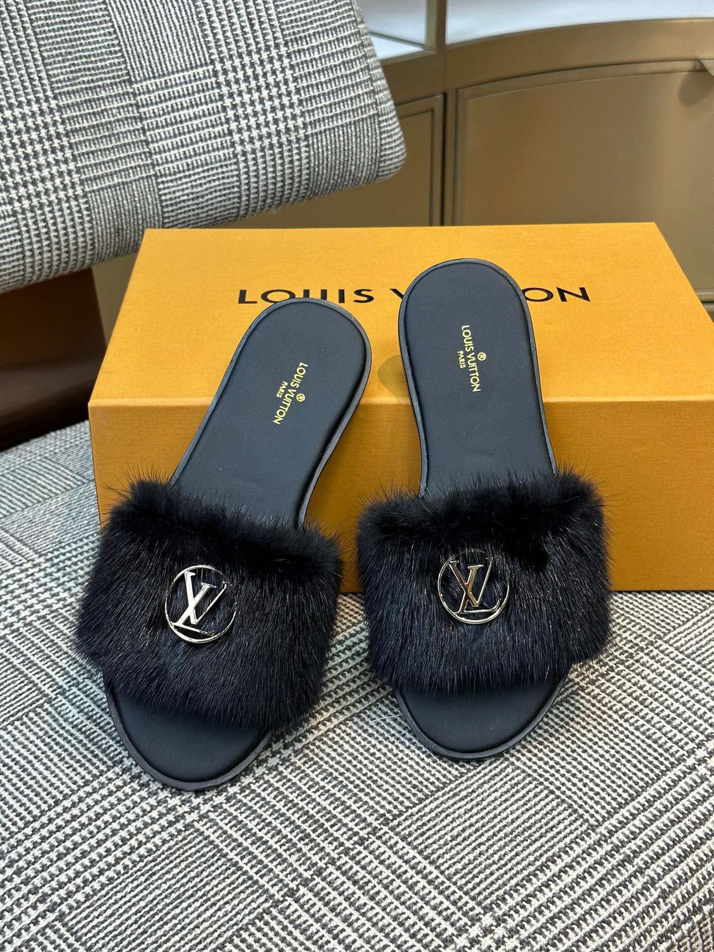 LV SANDAL