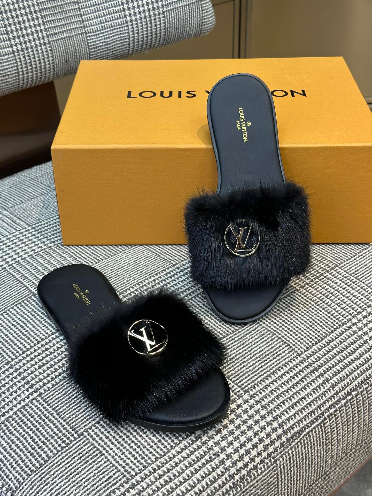 LV SANDAL