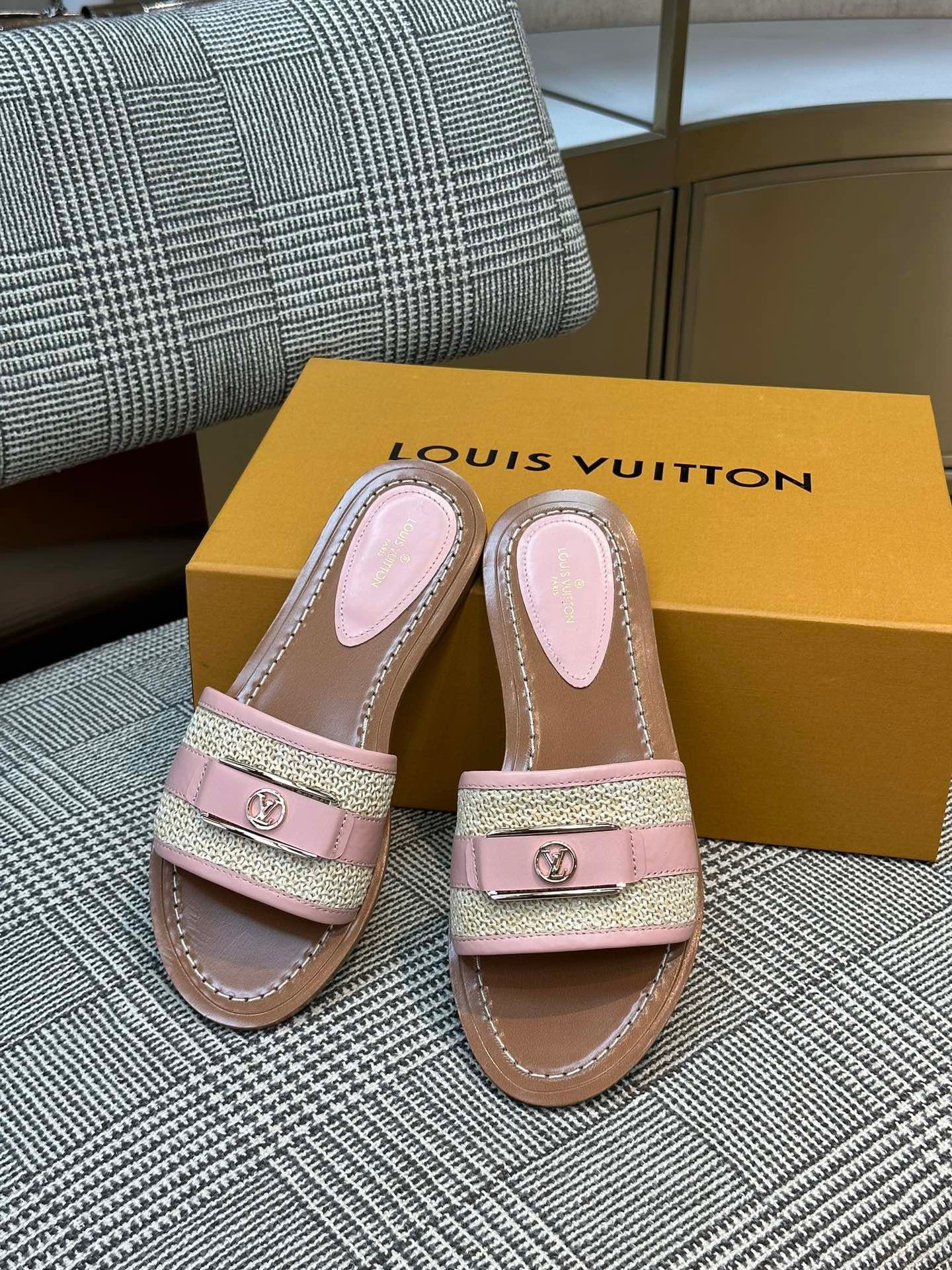 LV SANDAL