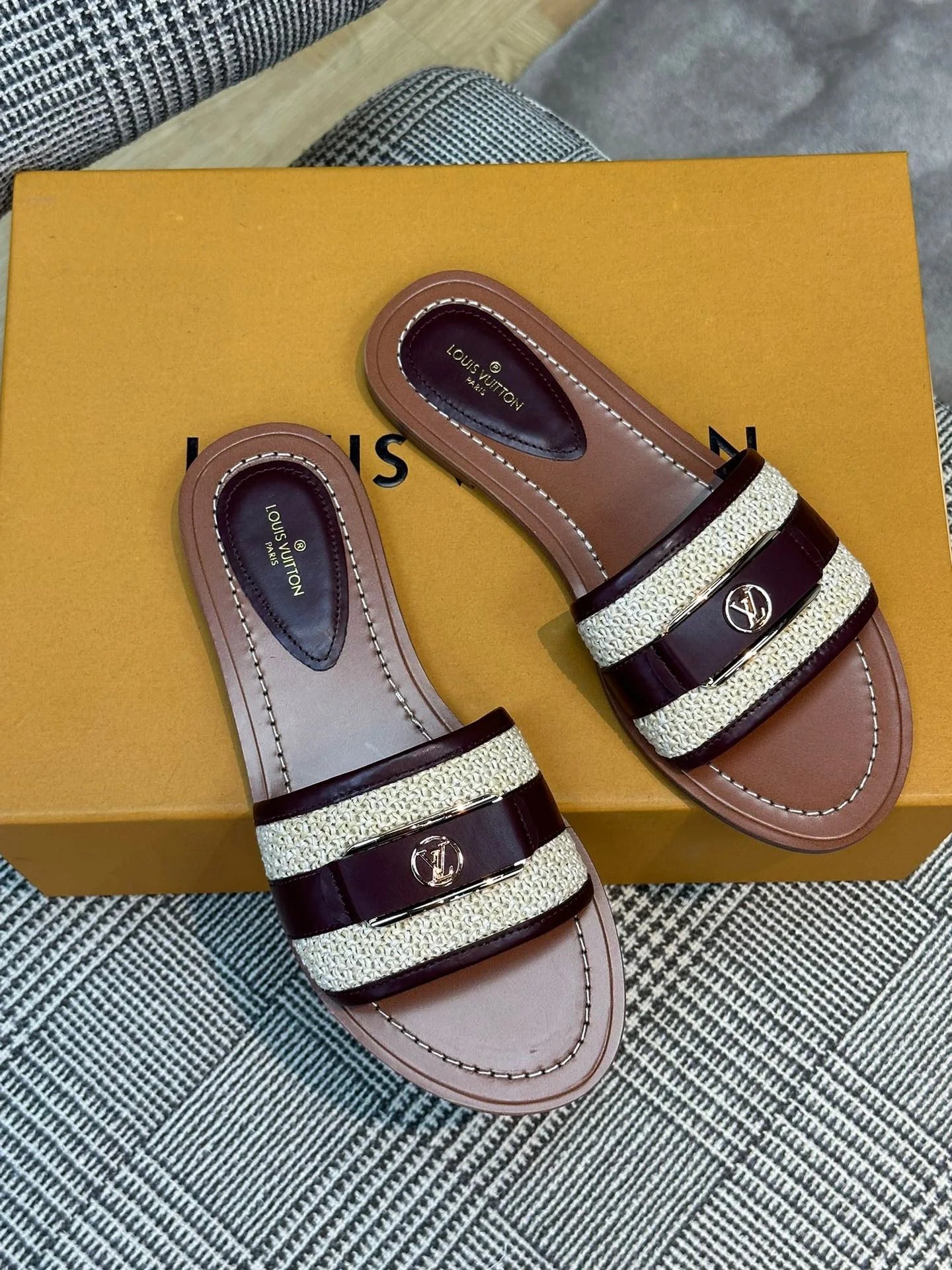 LV SANDAL