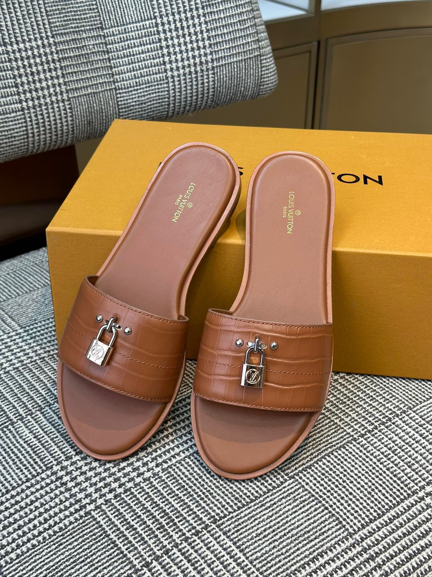 LV SANDAL