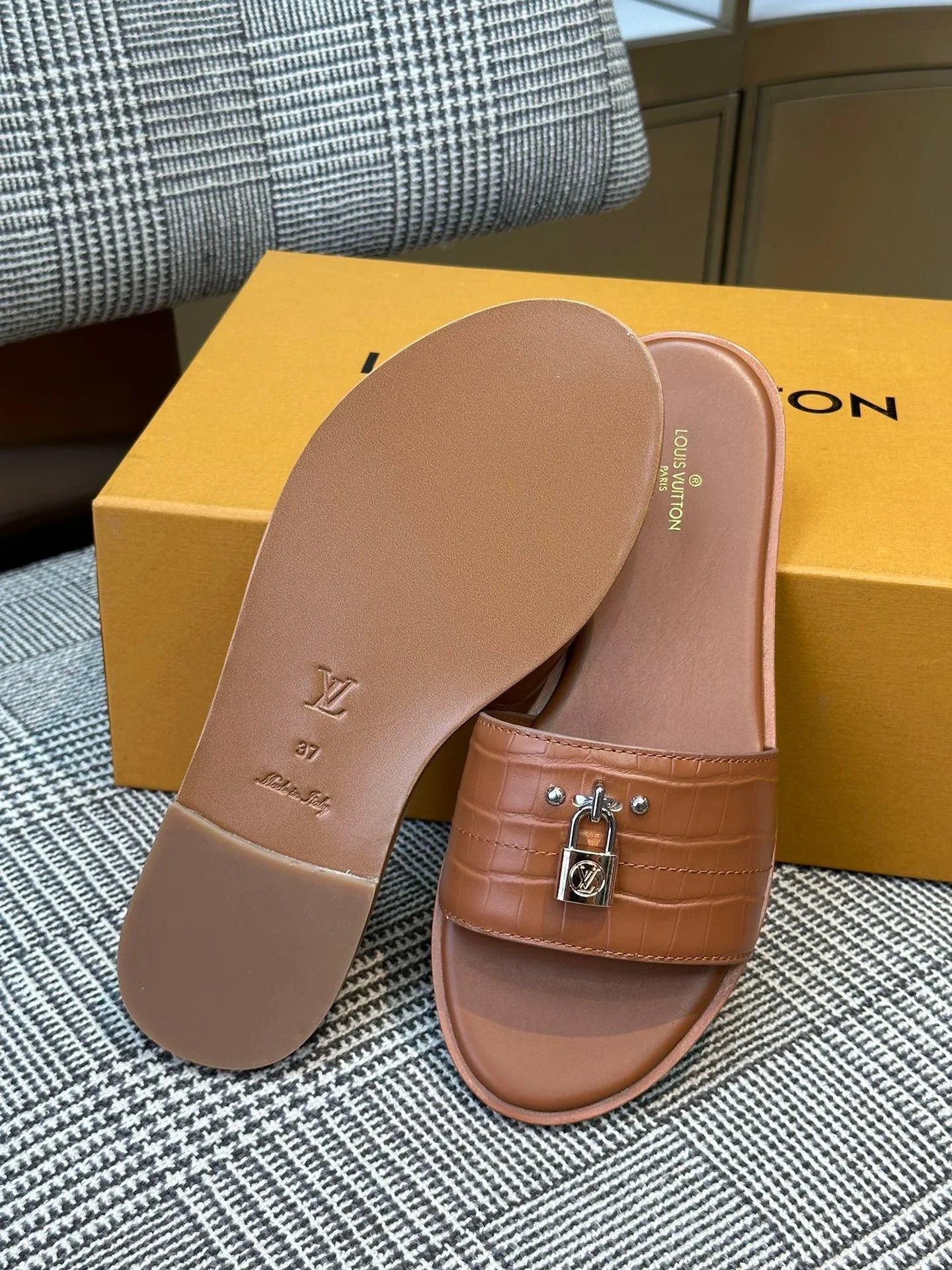 LV SANDAL