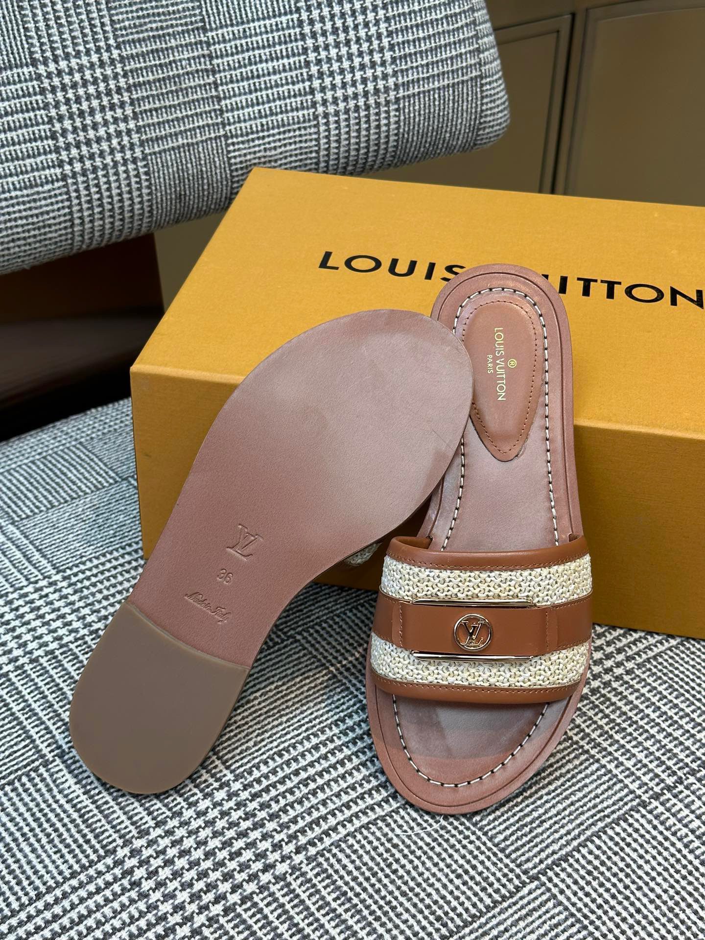 LV SANDAL