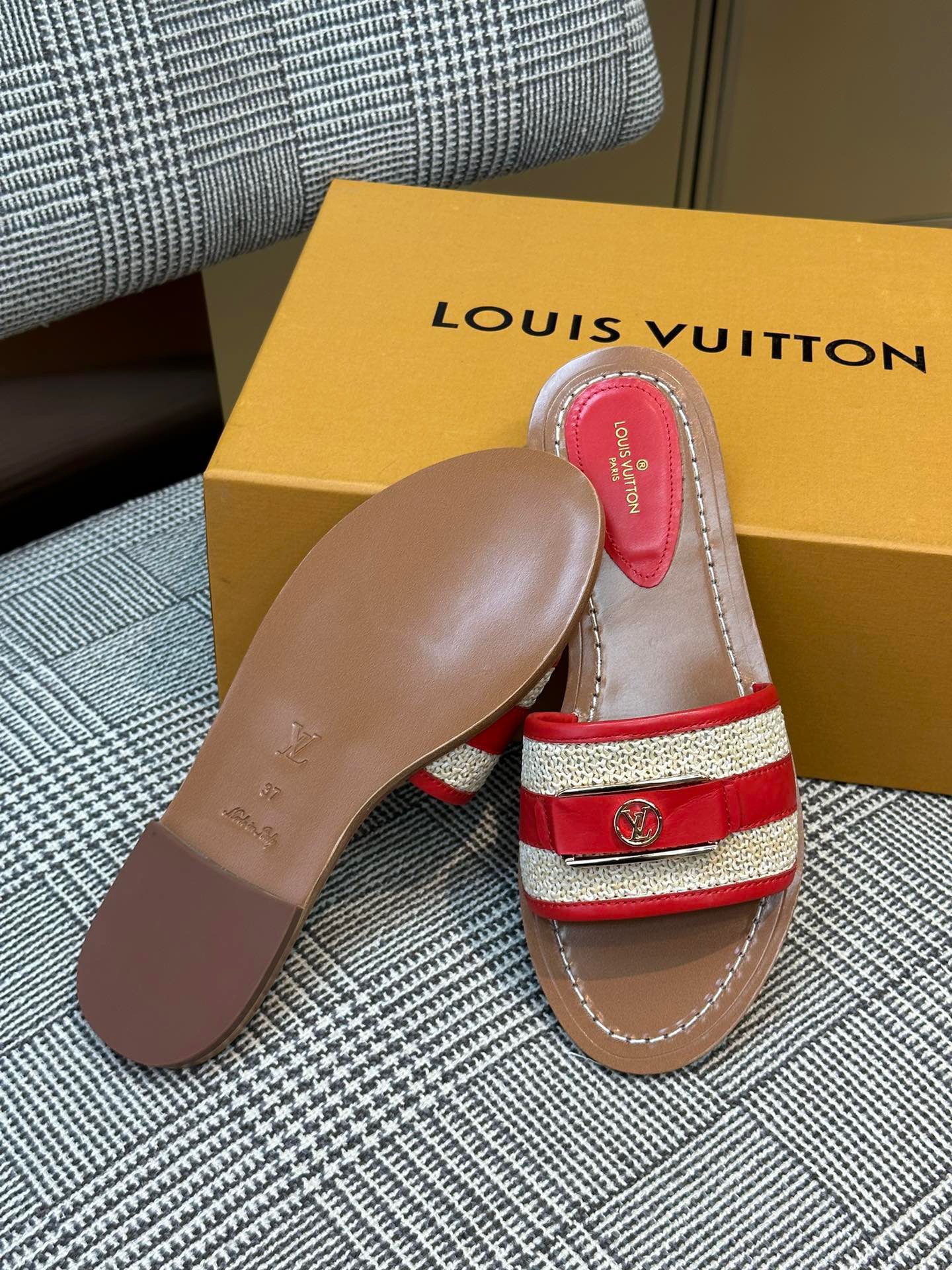 LV SANDAL