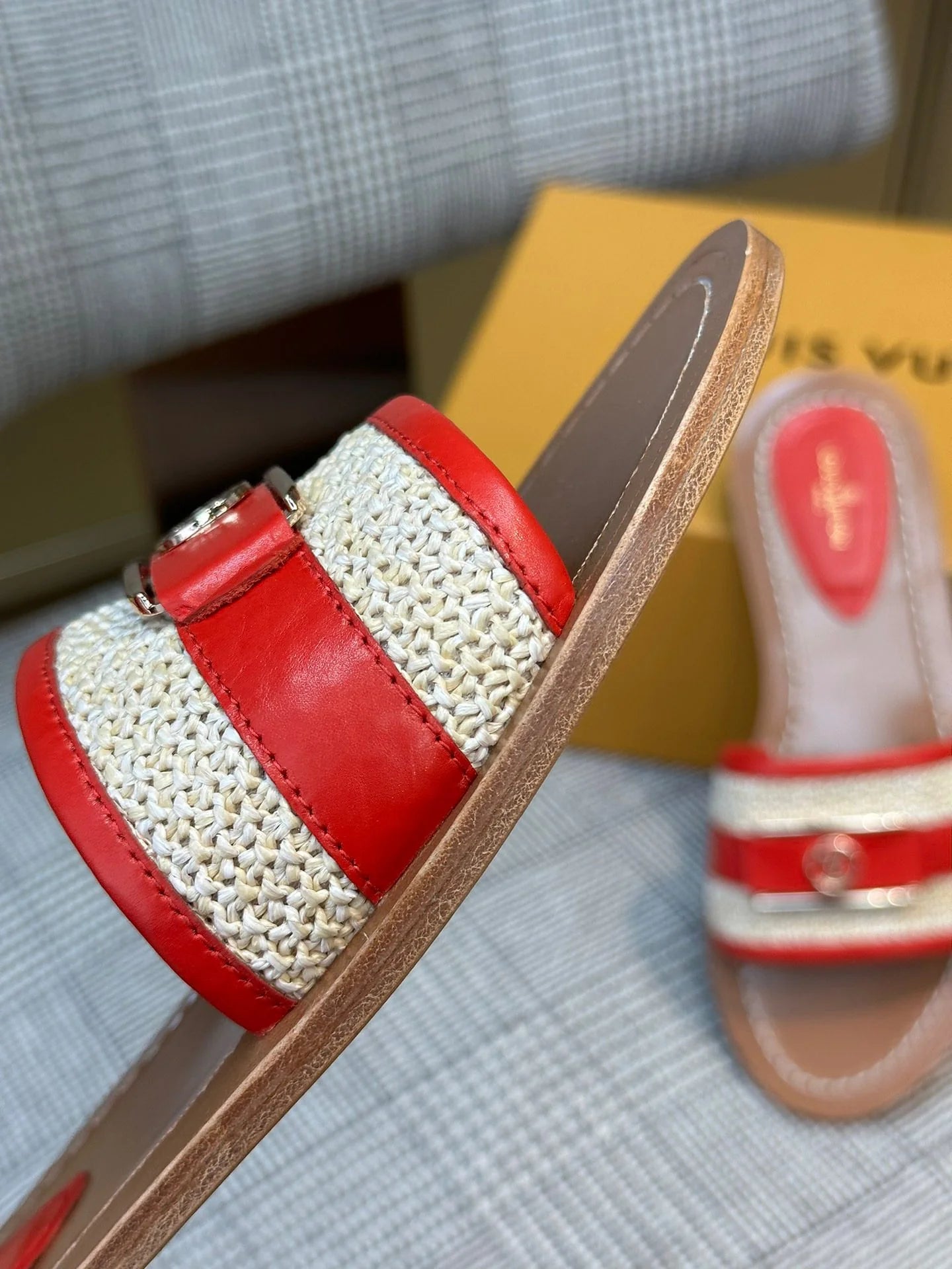 LV SANDAL