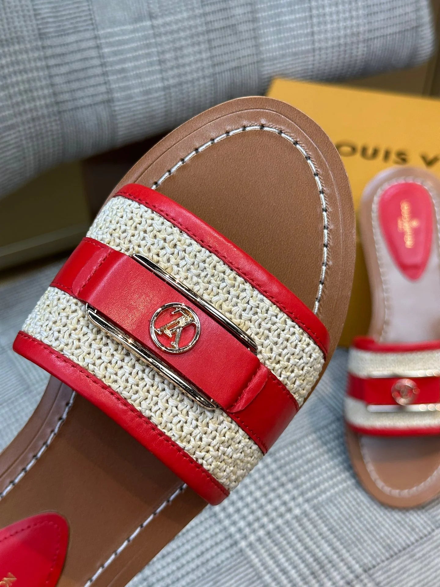 LV SANDAL