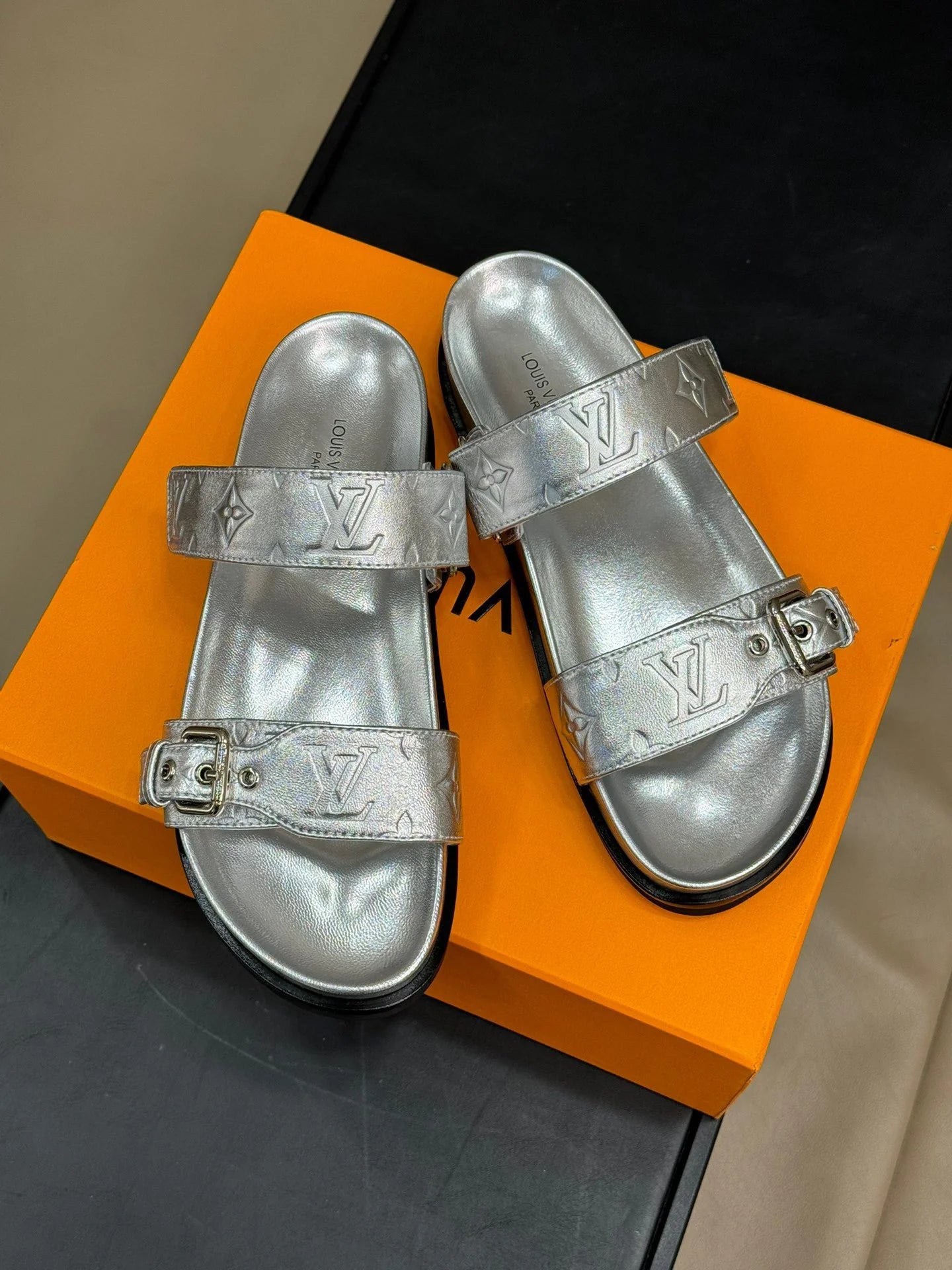 LV SANDAL