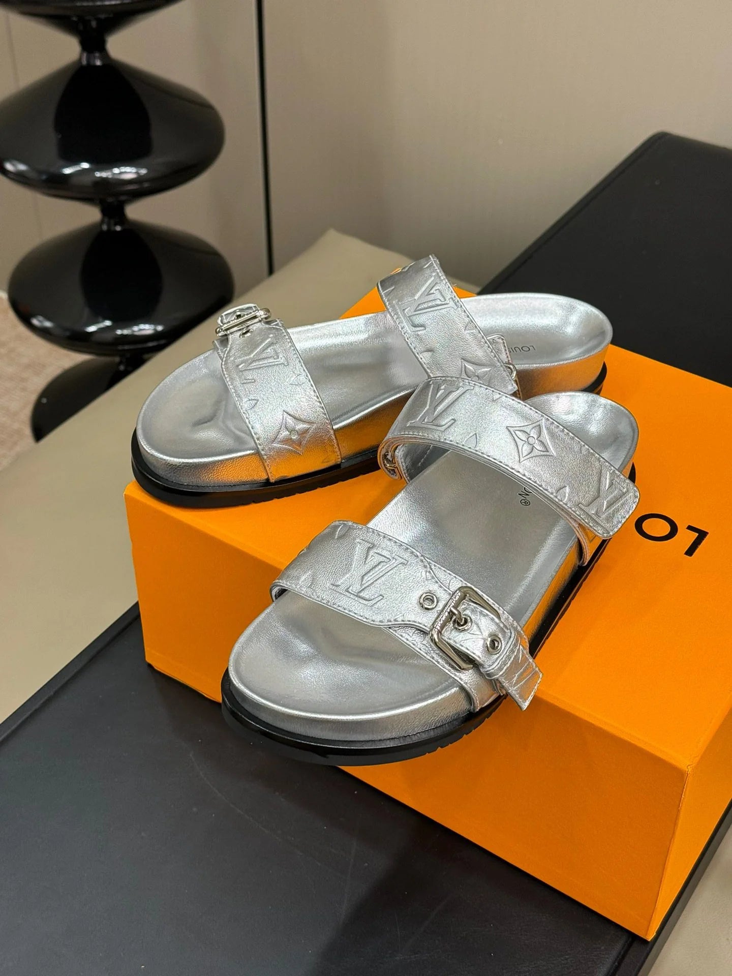 LV SANDAL