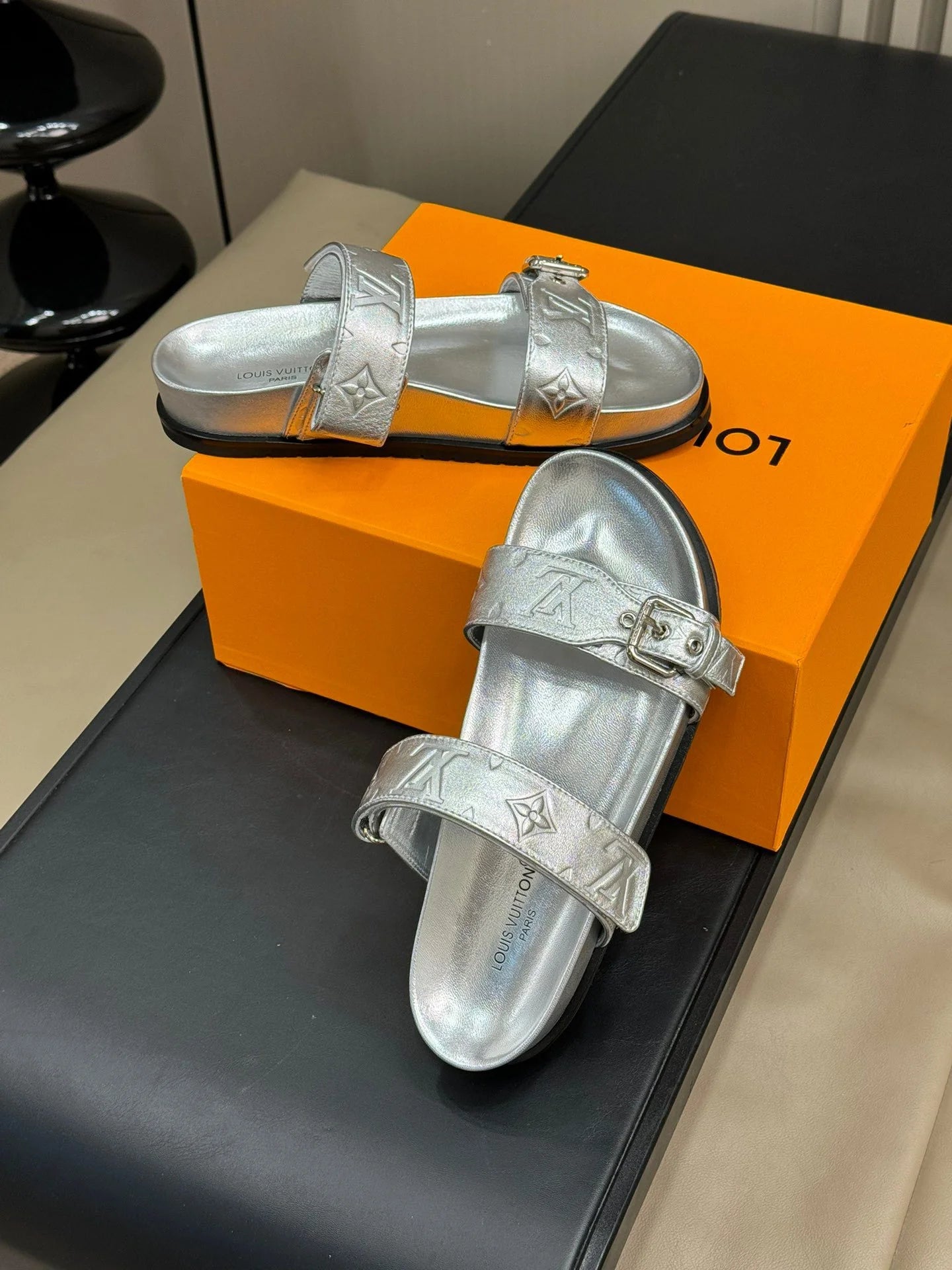 LV SANDAL