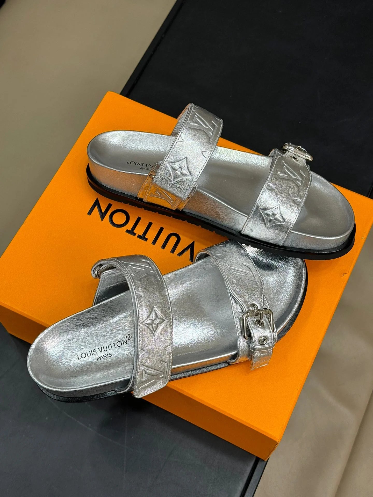 LV SANDAL