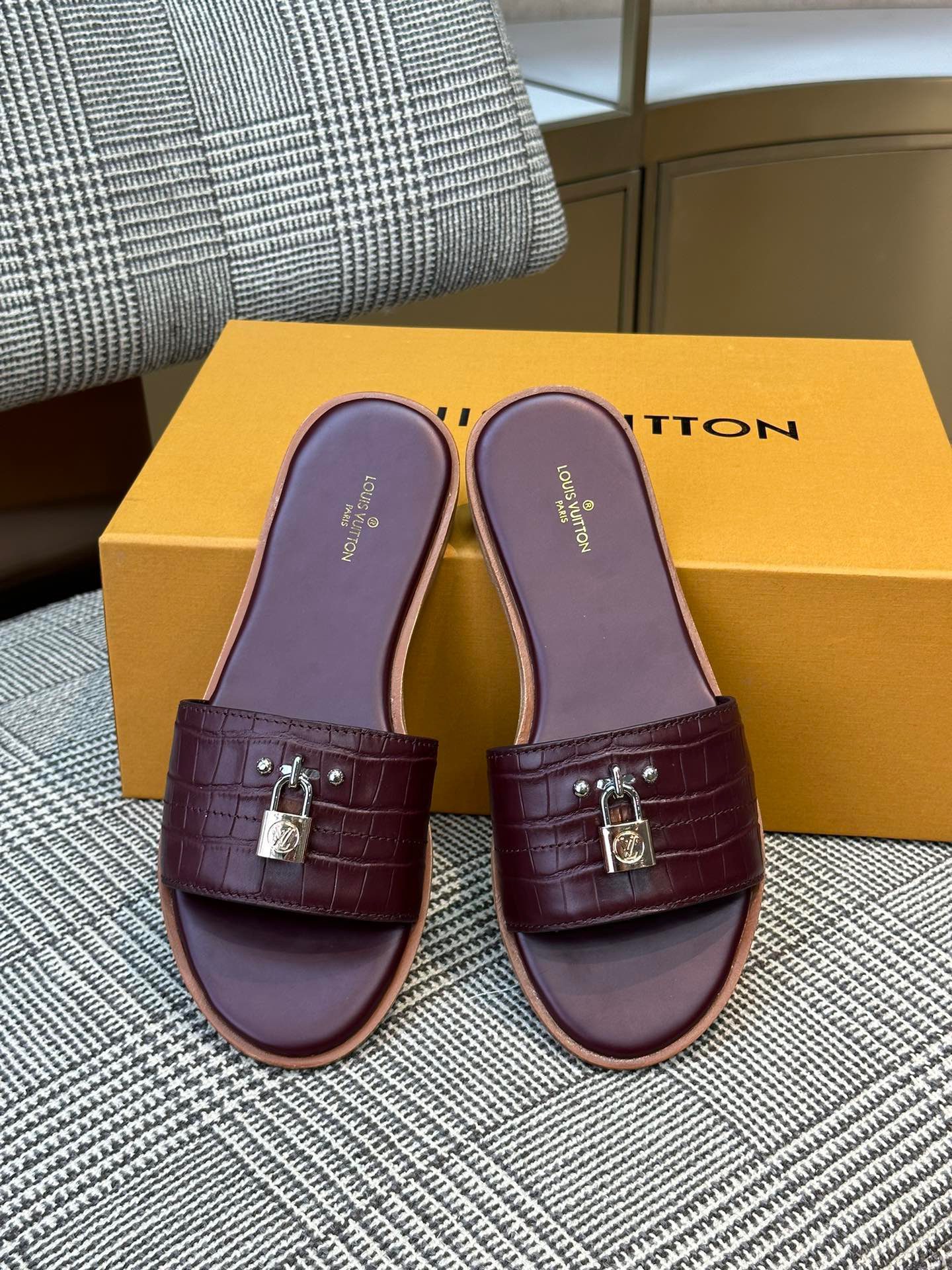LV SANDAL