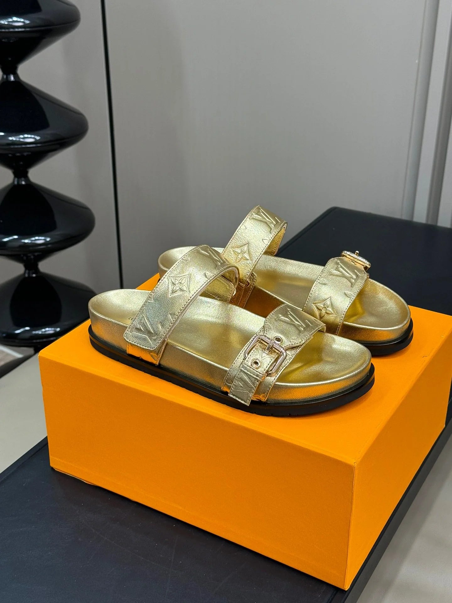 LV SANDAL