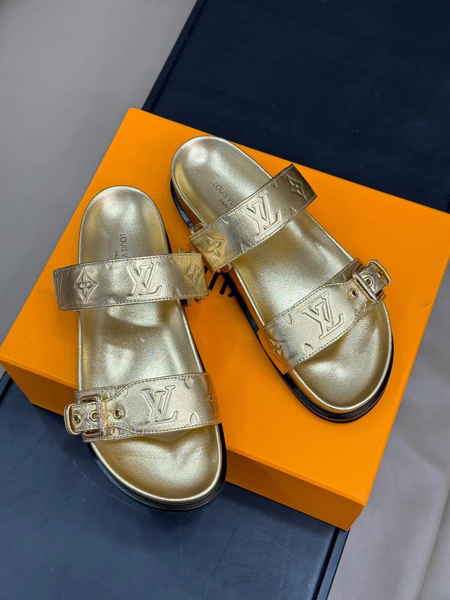 LV SANDAL