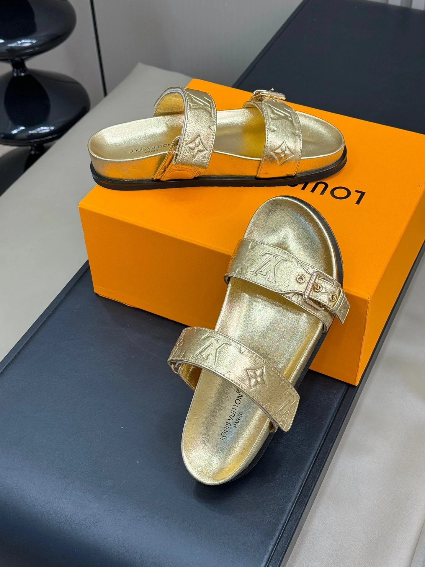 LV SANDAL