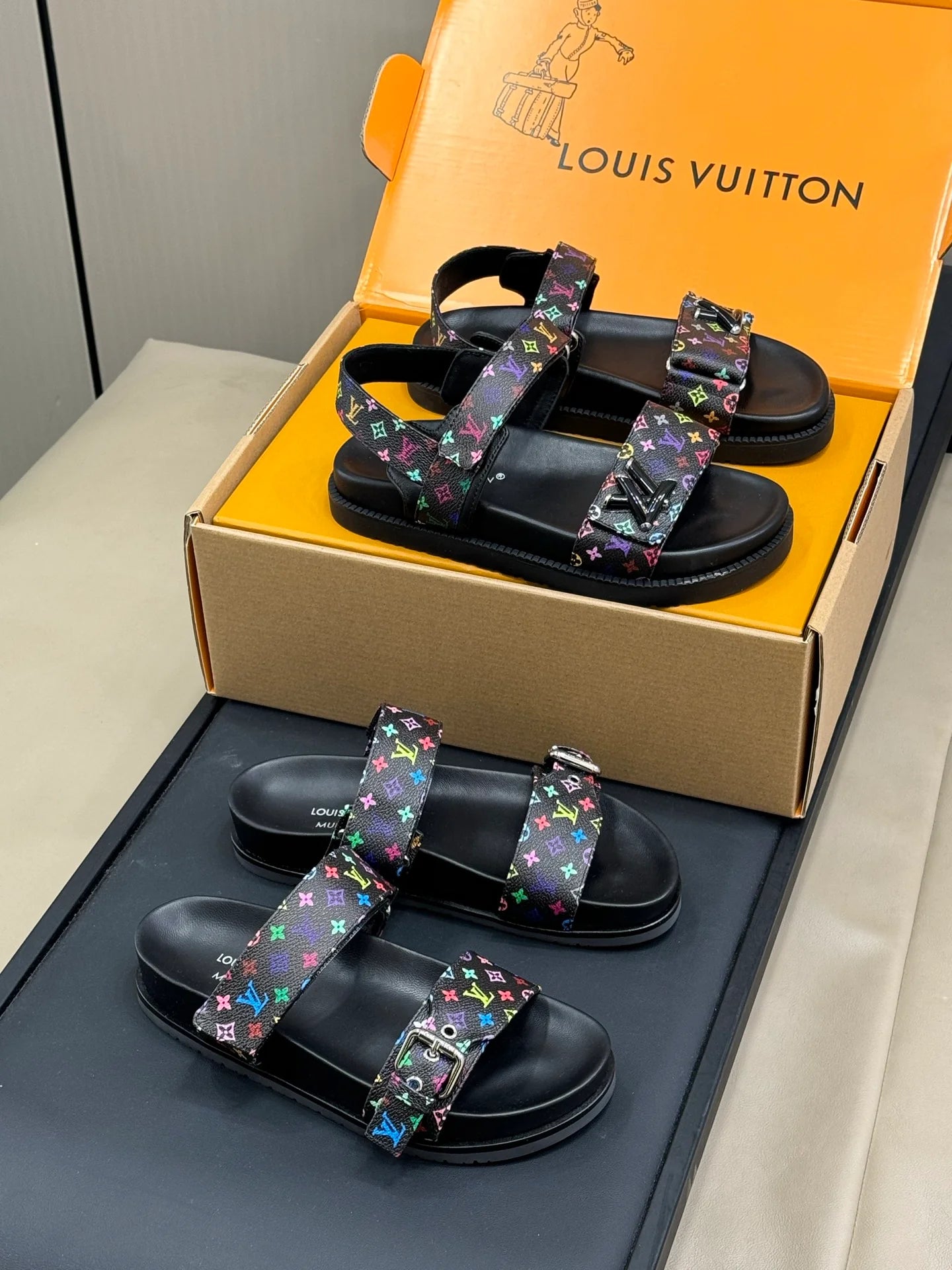 LV SANDAL