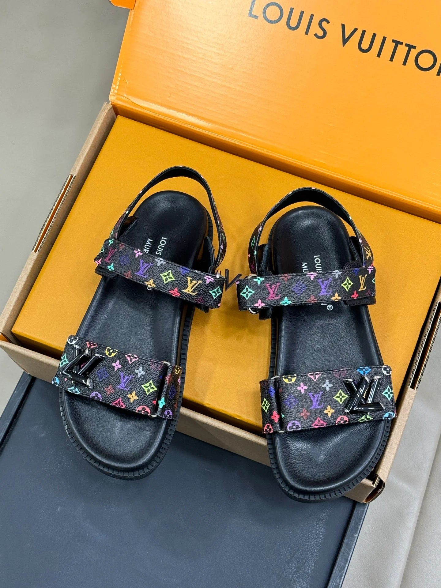 LV SANDAL