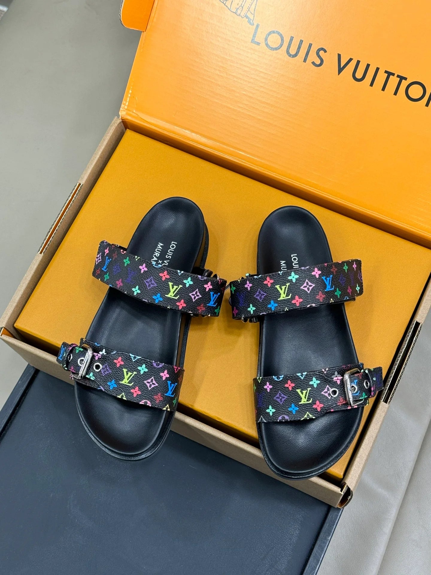 LV SANDAL