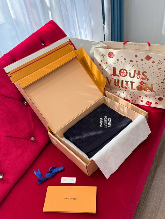 LV SCARF