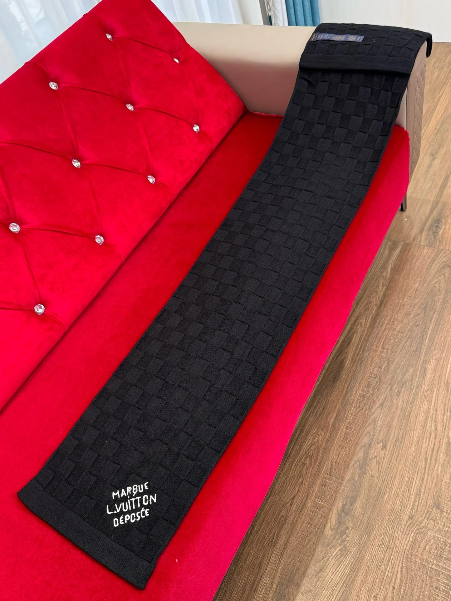 LV SCARF