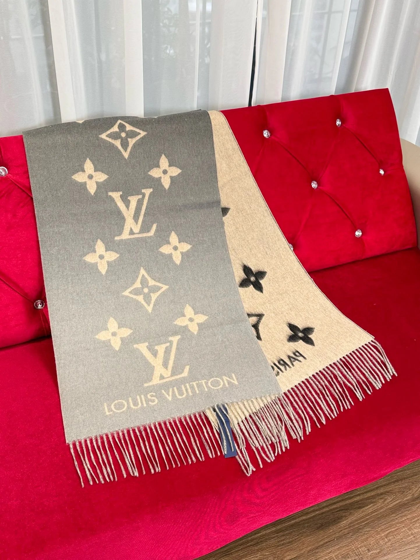 LV SCARF