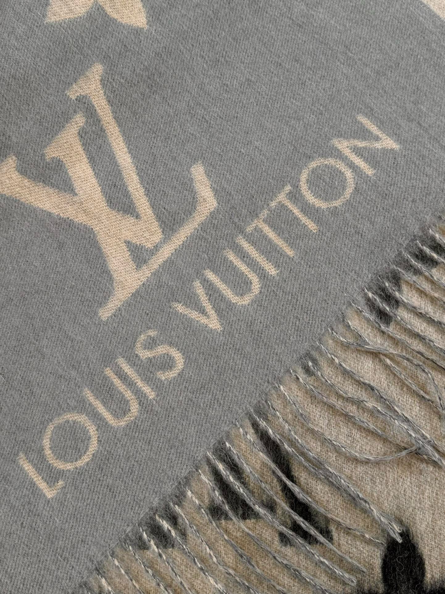 LV SCARF