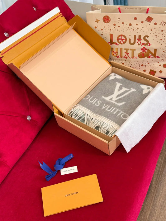LV SCARF