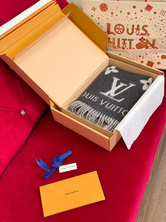 LV SCARF