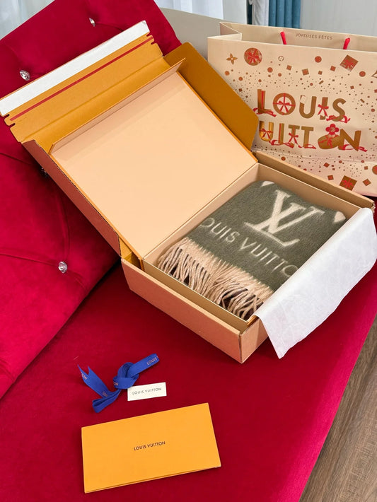 LV SCARF