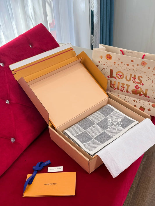LV SCARF