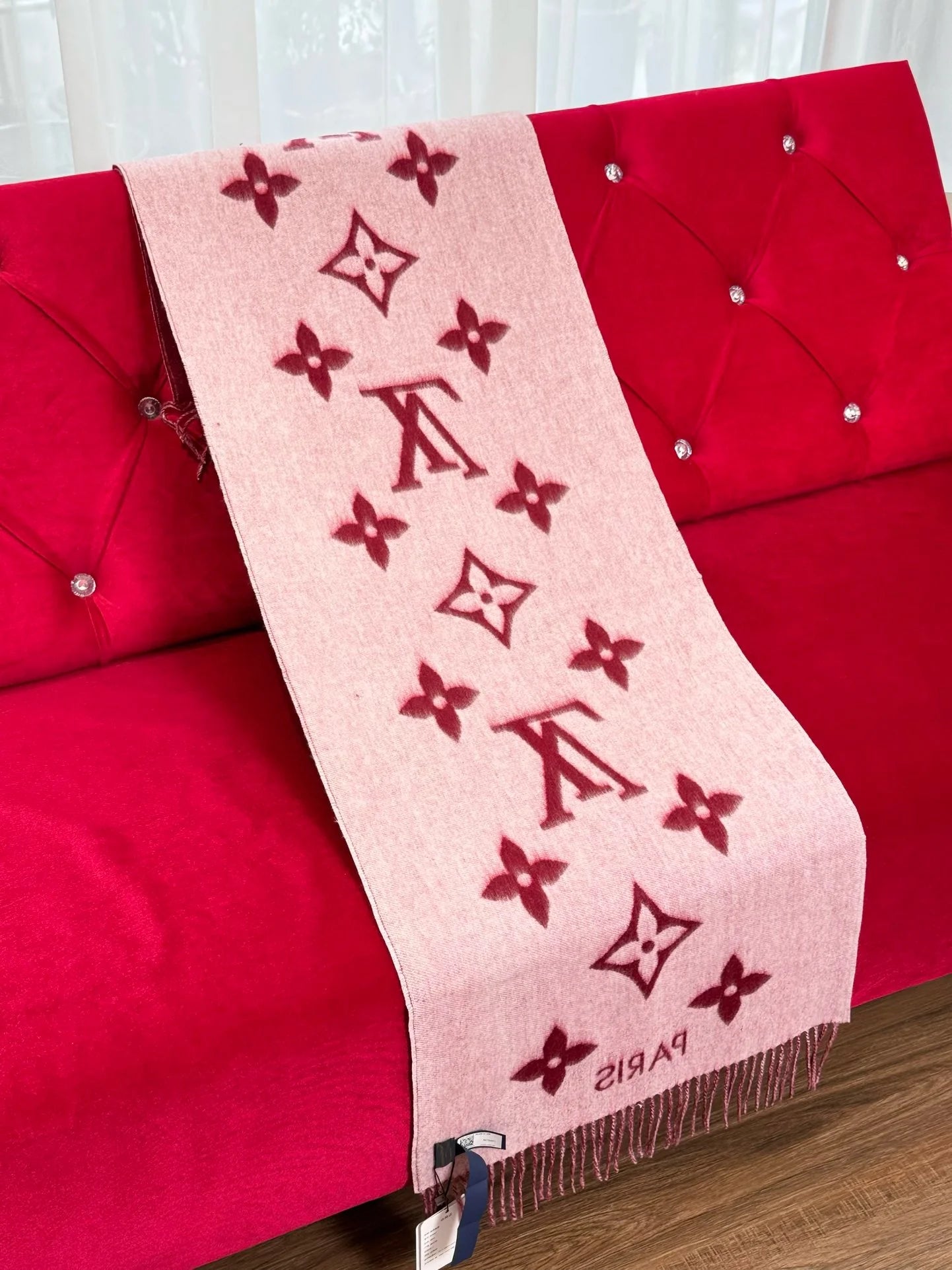 LV SCARF