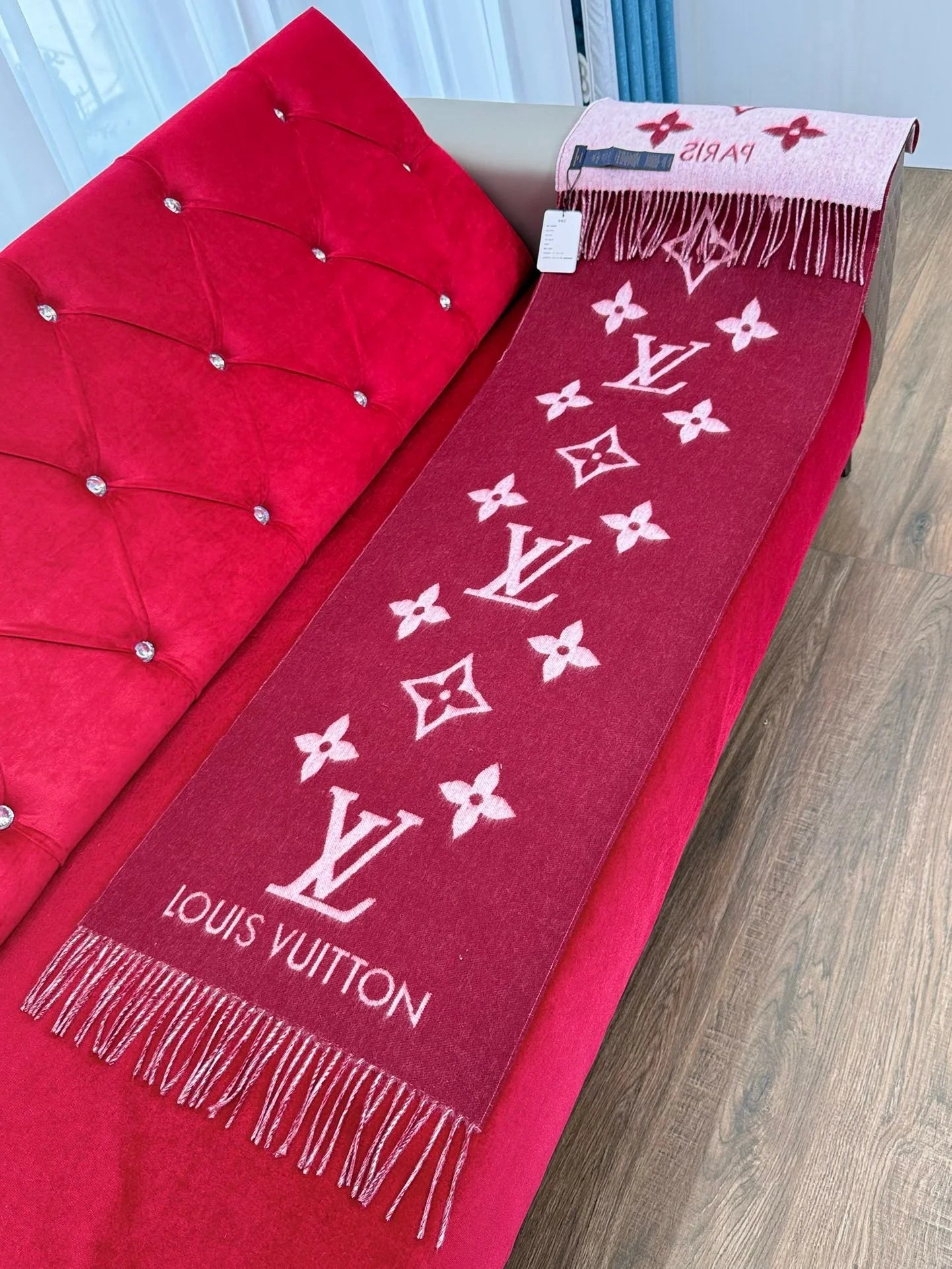 LV SCARF