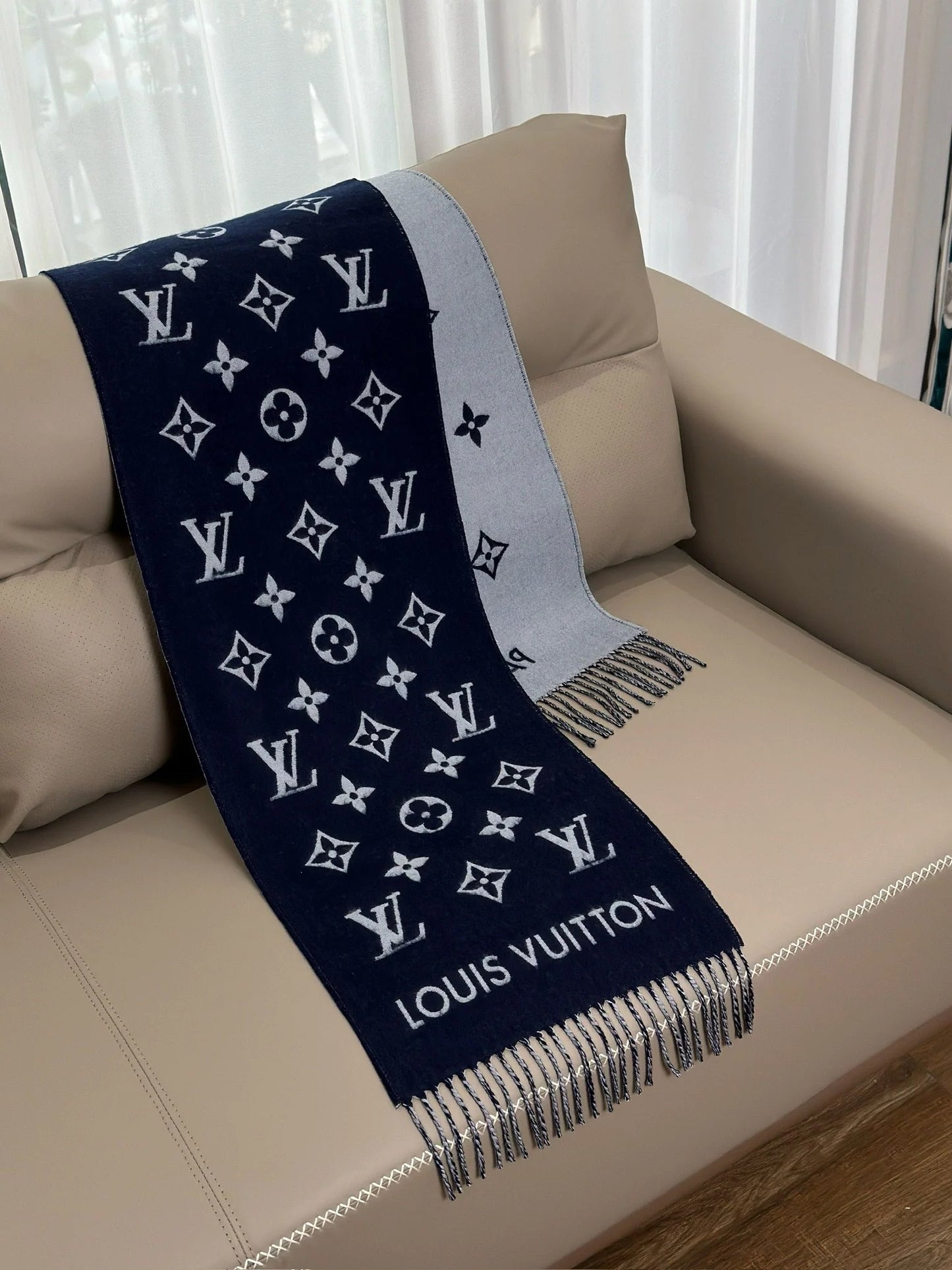 LV SCARF