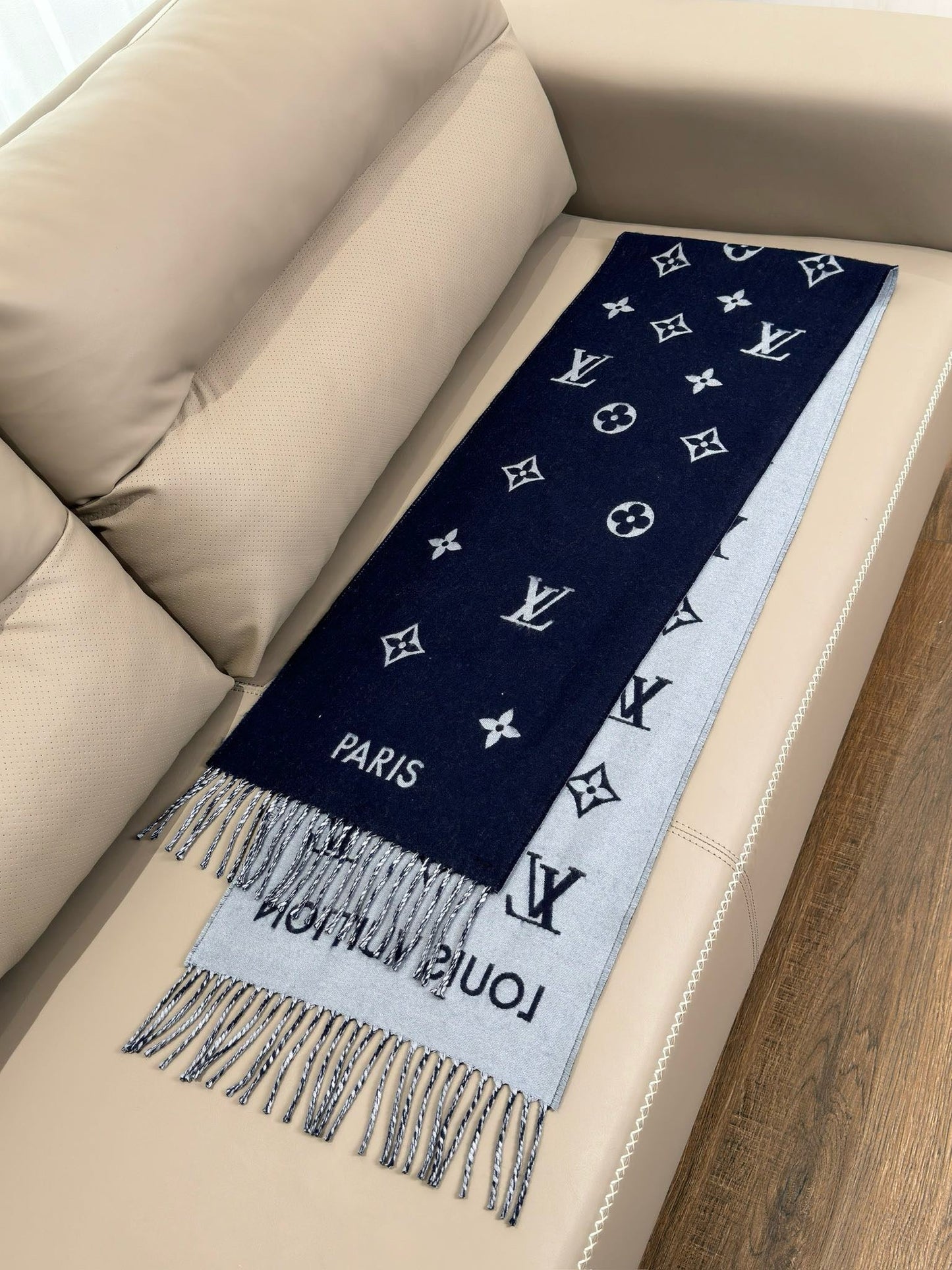 LV SCARF