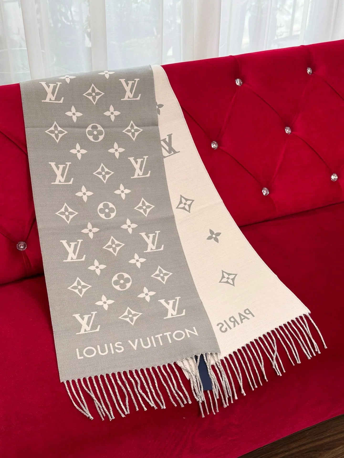 LV SCARF