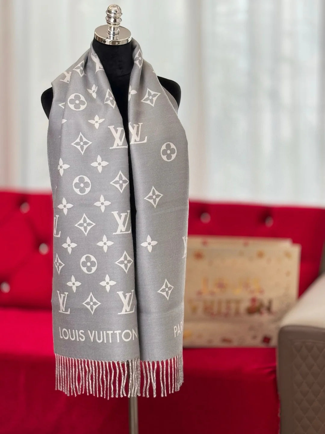 LV SCARF