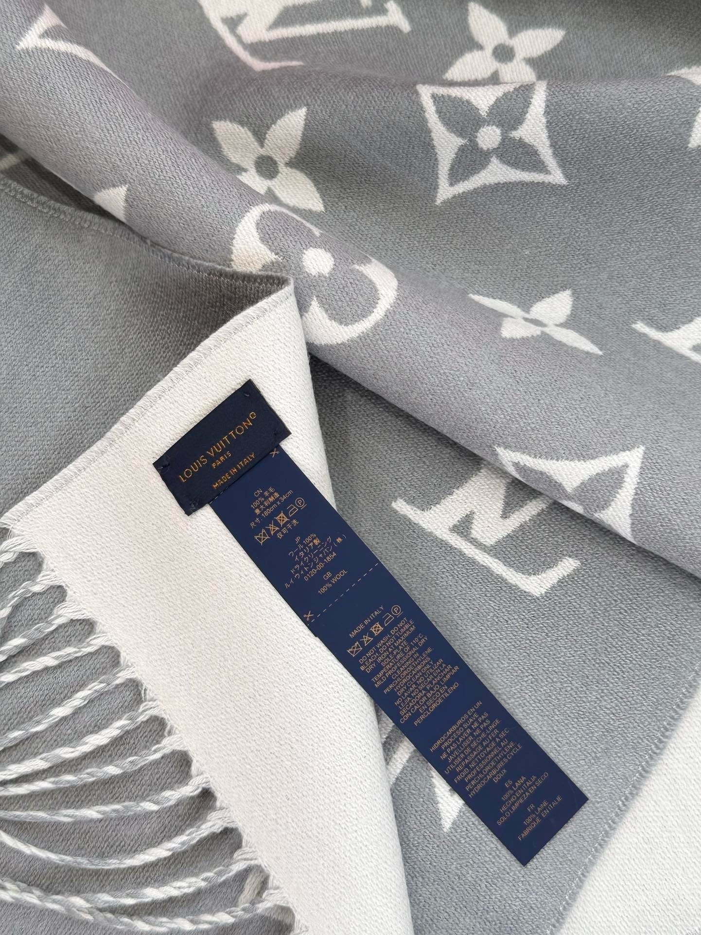 LV SCARF