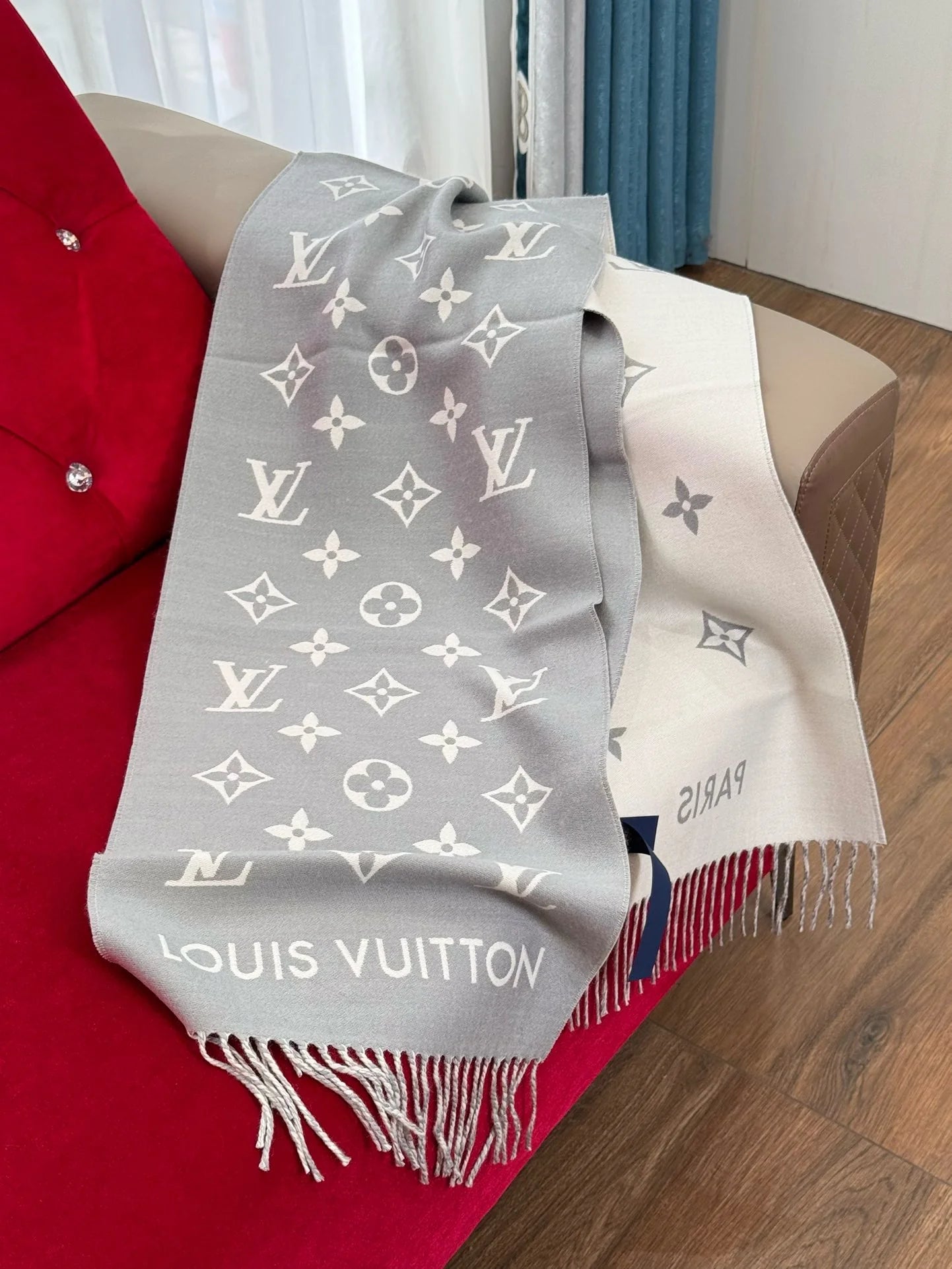 LV SCARF