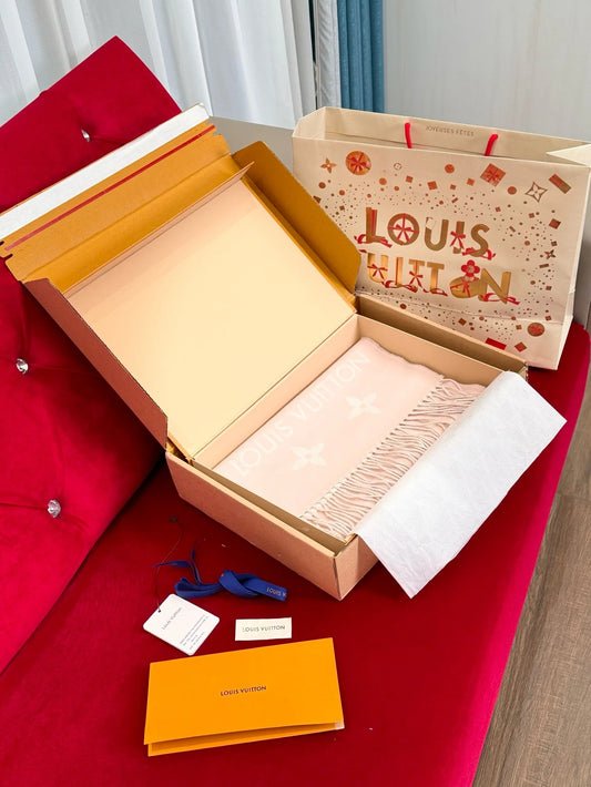 LV SCARF