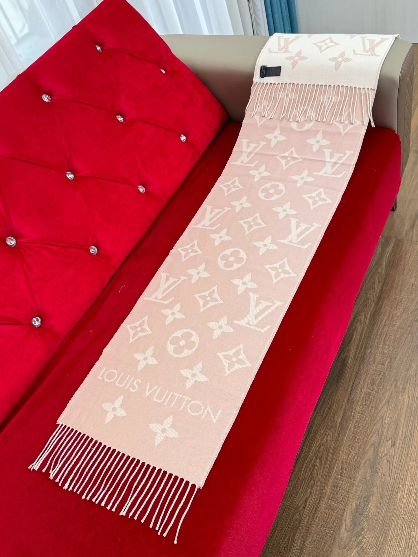 LV SCARF