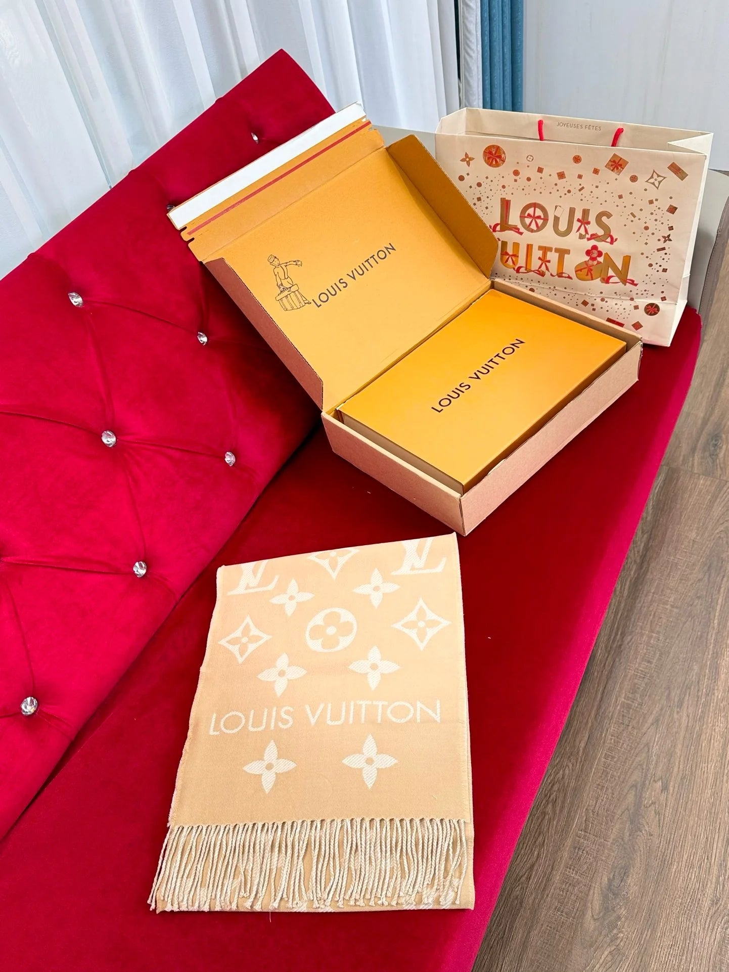 LV SCARF
