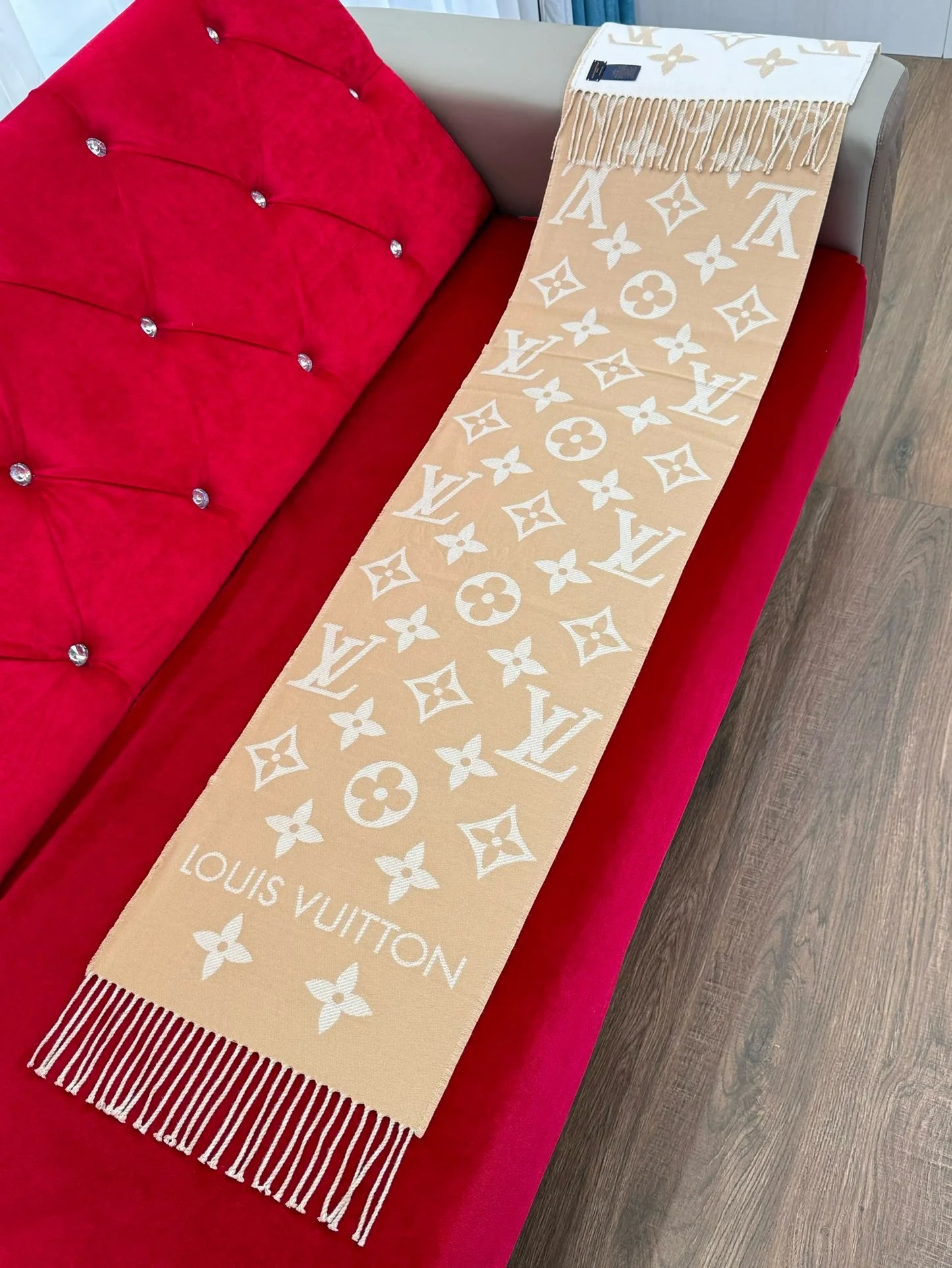 LV SCARF